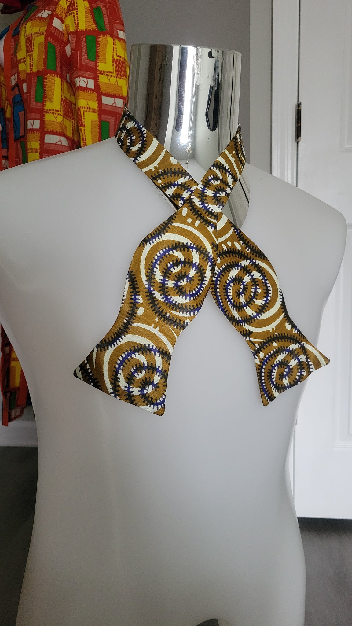 Men's patterned bowtie - double sided